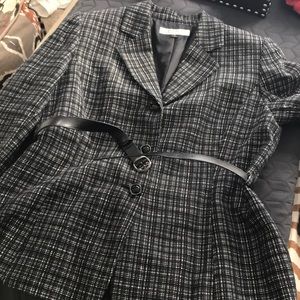 Belted Tahari Blazer black and White
